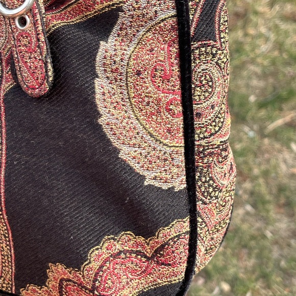 ETRO RARE Paisley Pattern Jacquard Cotton Handbag
With COA adjustable straps - Picture 12 of 16
